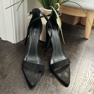 PRETTY LITTLE THING BLACK HEELS